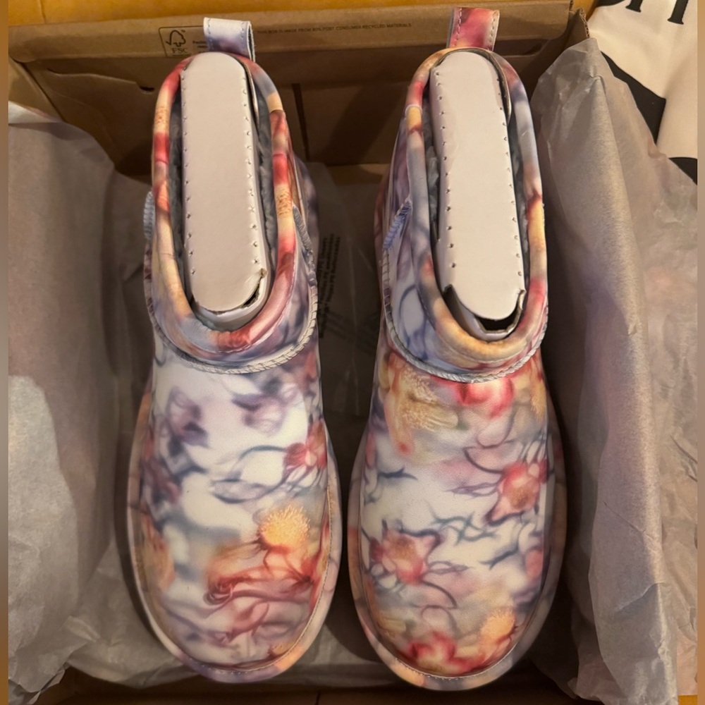 NEW IN BOX COLLINA STRADA X UGG ULTRA MINI PLATFORM LIGHT BLUE FLORAL